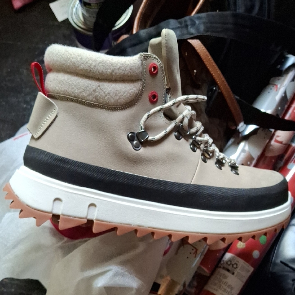 Stylish Tan High-Top Men's Boots